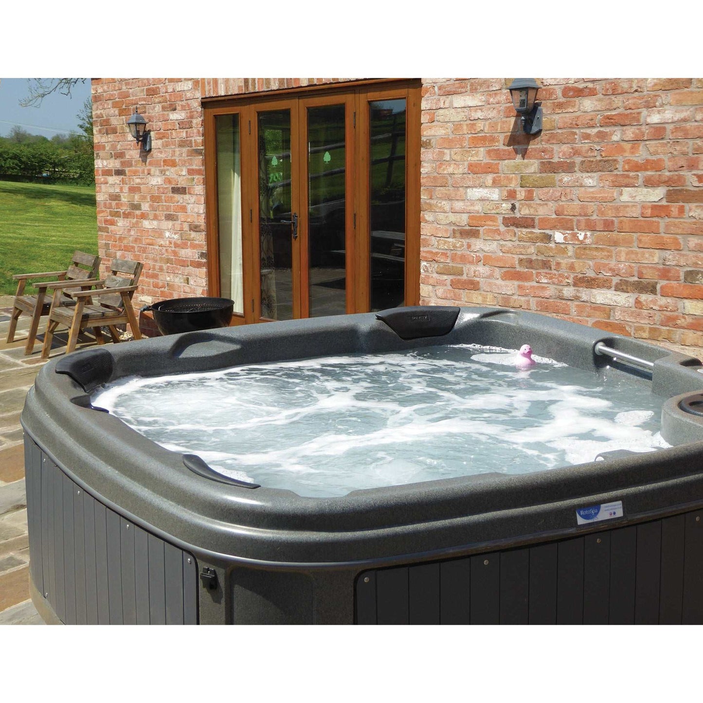 RotoSpa Hot Tub - DuraSpa S160 5-6 People