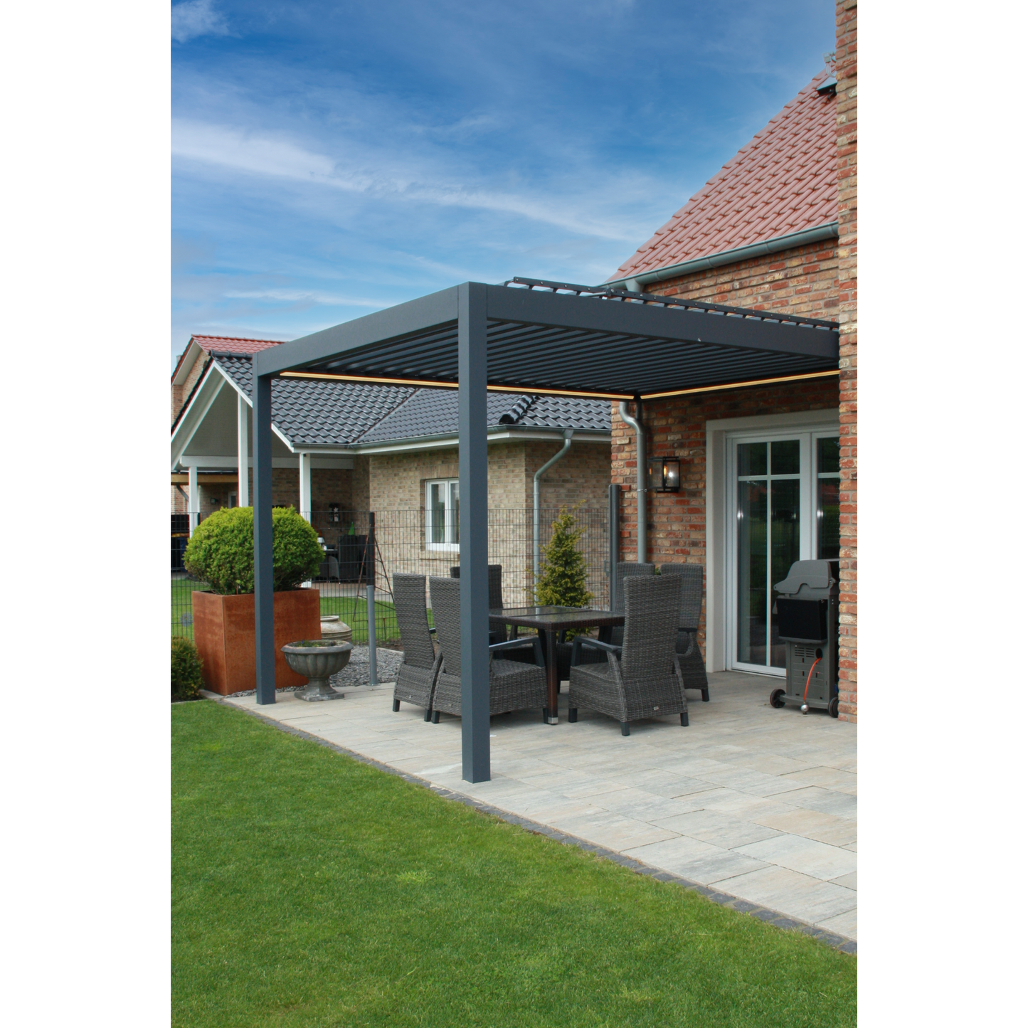 Deponti Pinela Manual - Aluminium Veranda with Tilted Roof Panels