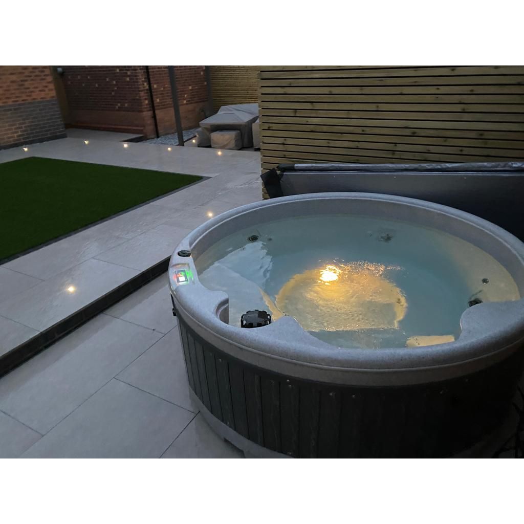 RotoSpa-OrbisSpa-4-5-Persons-Outdoor-jacuzzi-with-led-lights