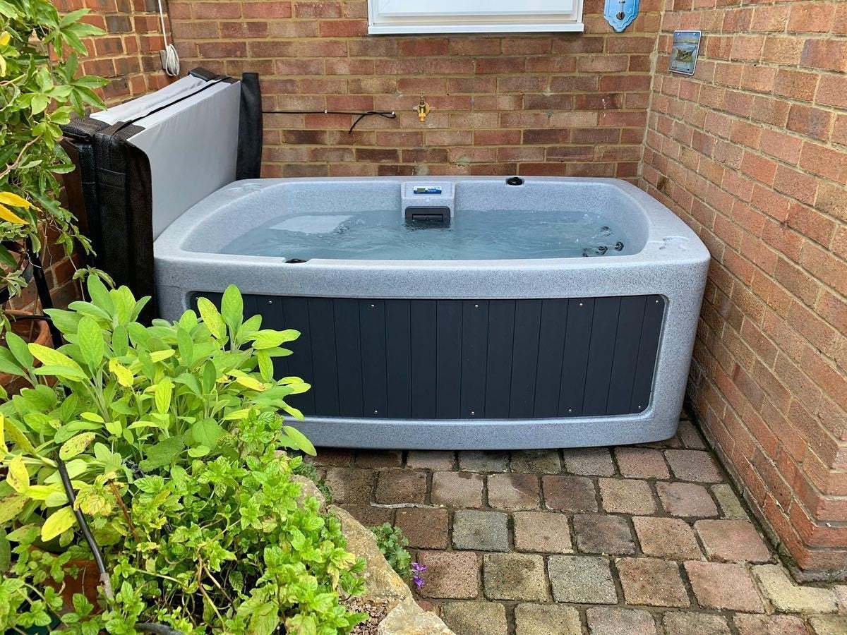 RotoSpa Duo S080 For 2-3 Persons Outdoor Spa + Free Delivery and Installation