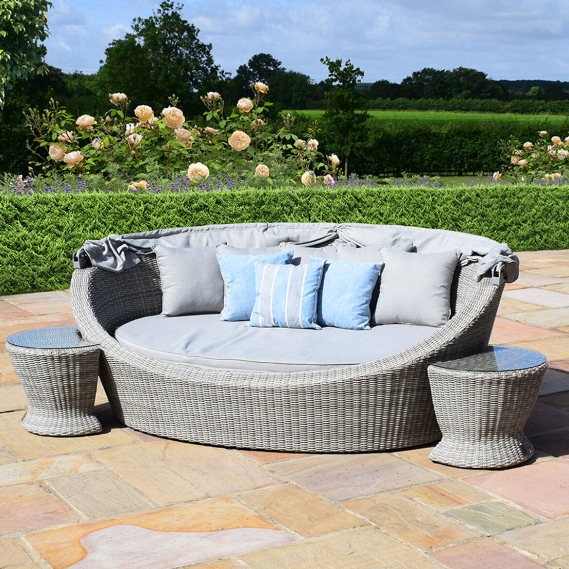 Maze Oxford Grey Rattan Luxury Garden Daybed with canopy and Side stools