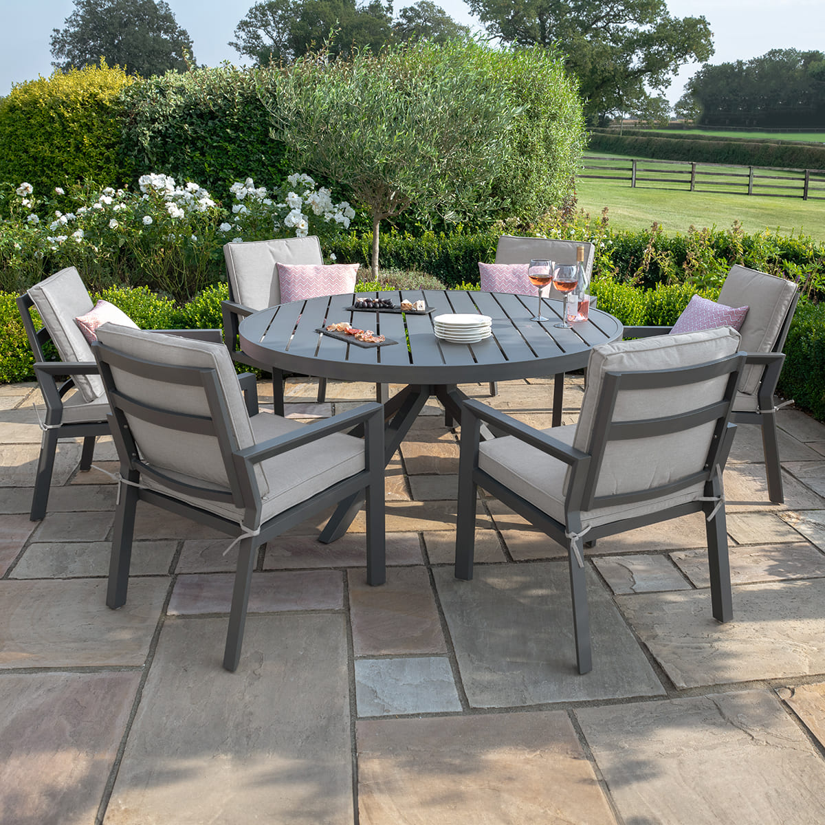 Maze -  New York 6 Seat Round Dining Set