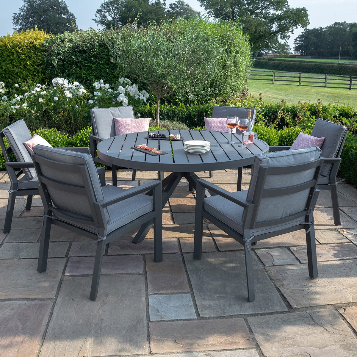 Maze -  New York 6 Seat Round Dining Set