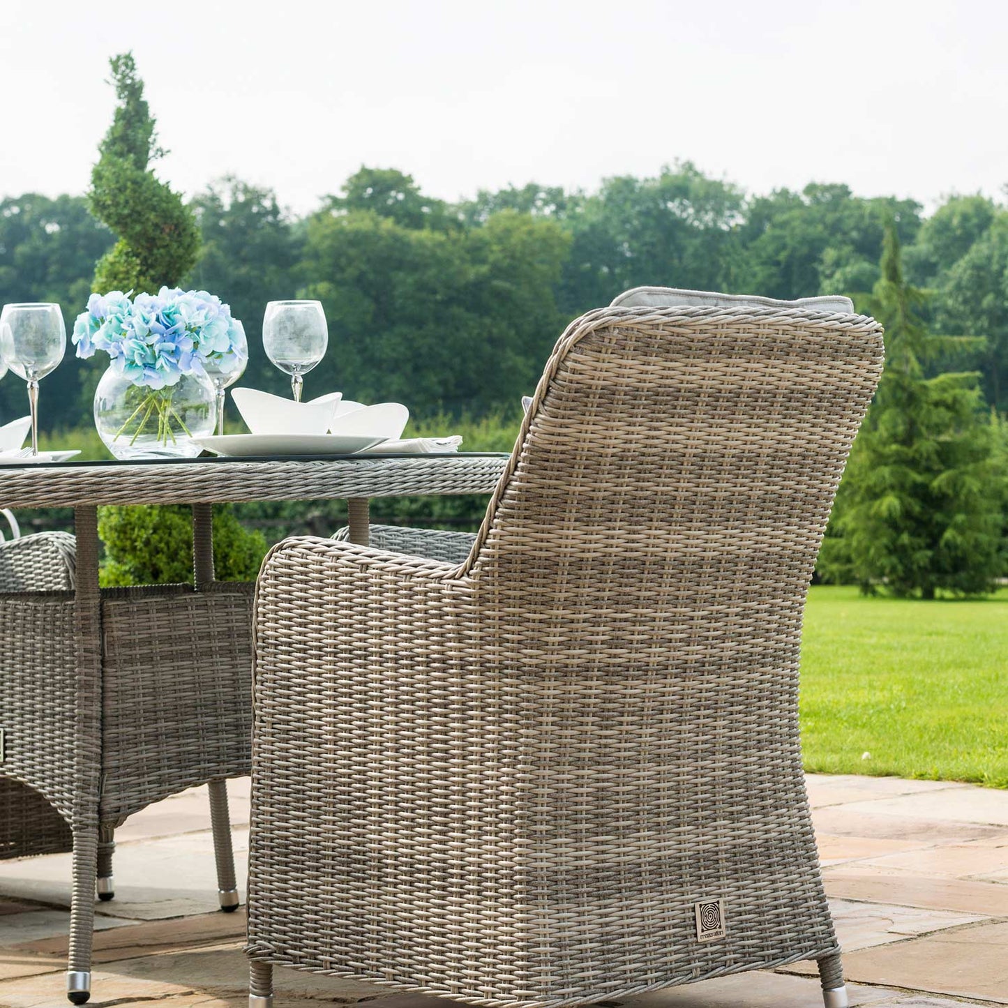 Oxford 4 Seat Round Dining Set with Venice Chairs - Modern Rattan