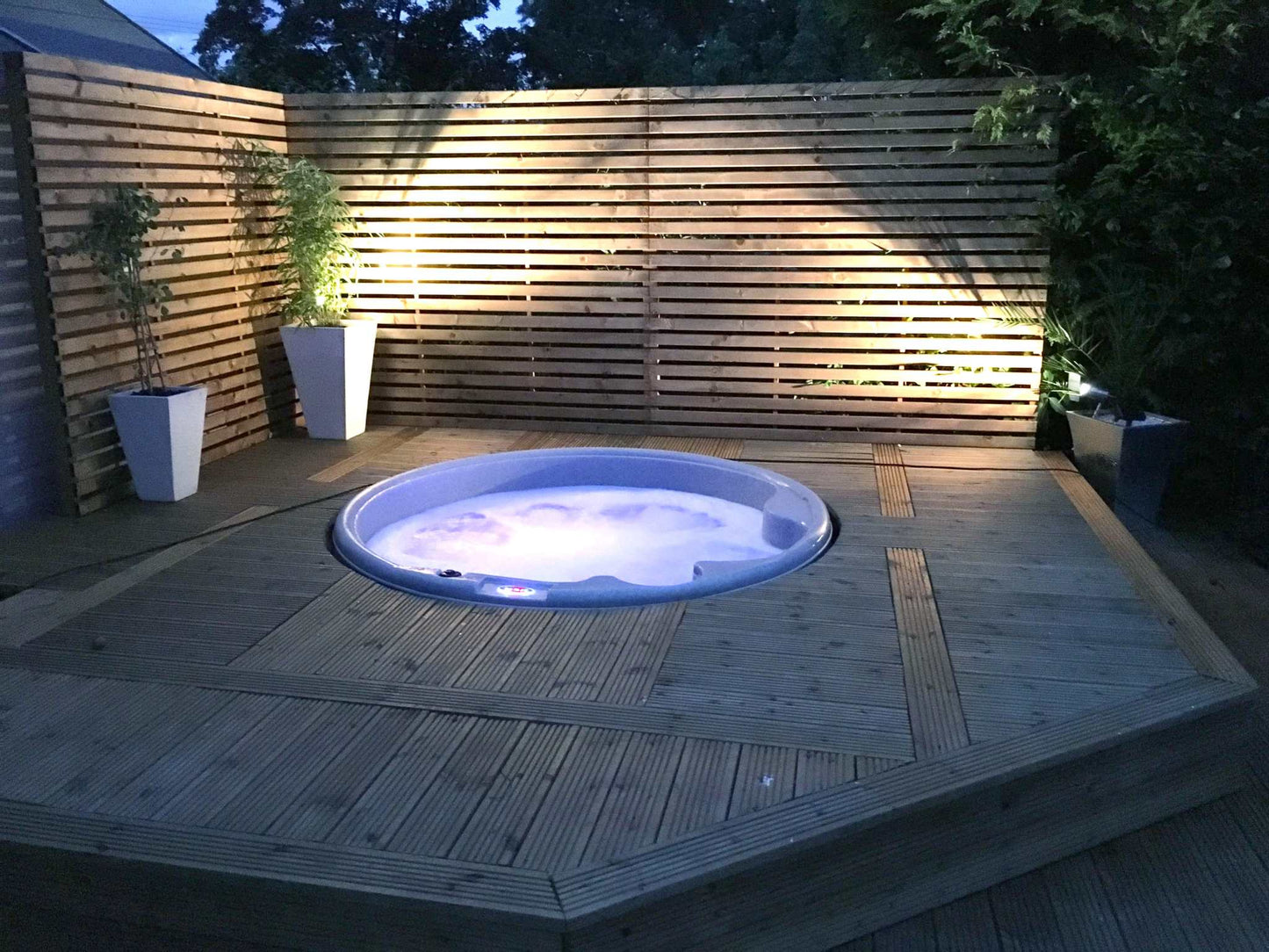 RotoSpa-OrbisSpa-4-5-Persons-Outdoor-jacuzzi-in-ground